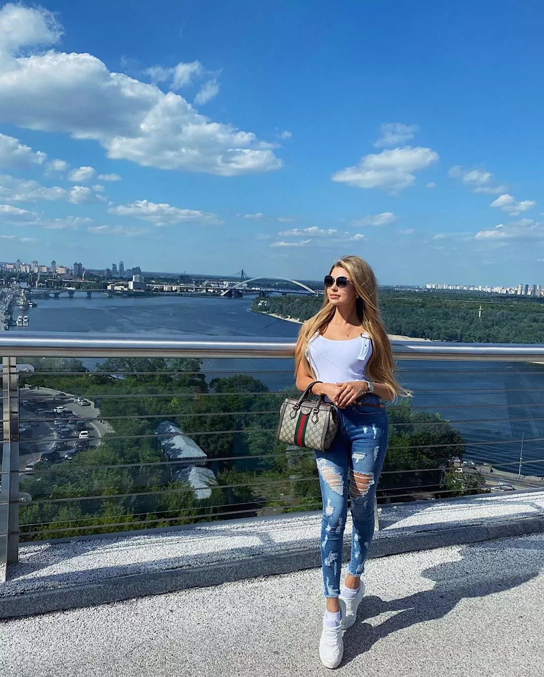 Piękna gwiazda disco polo w samym bikini w ukraińskim kurorcie! Pokazała ciało warte grzechu!